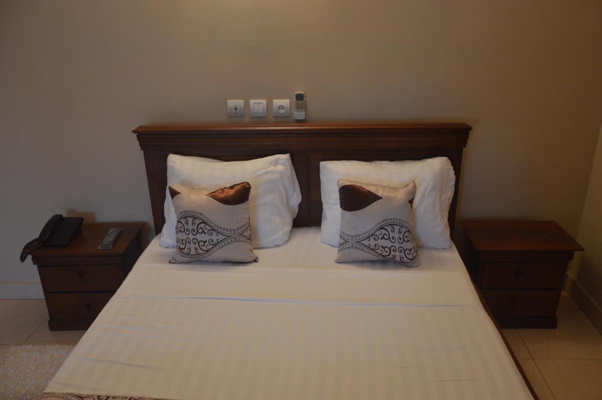 Nikita Hotel ยาอุนเด ภายนอก รูปภาพ